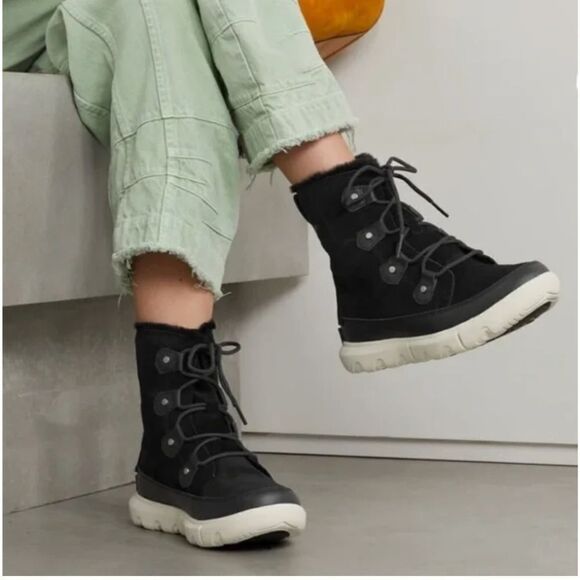 Sorel Explorer II Joan WP Black faux fur-trimmed suede ankle boots Sz 11 - Picture 2 of 13